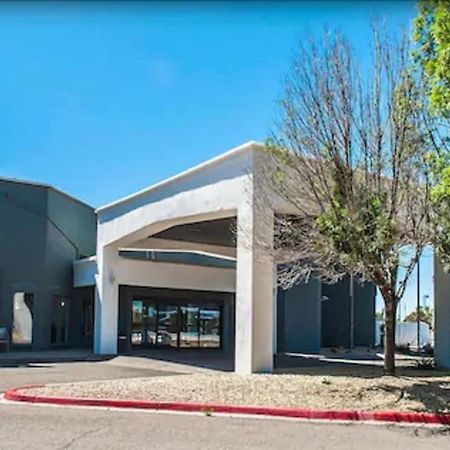 Pan American Inn And Suites Albuquerque Bagian luar foto