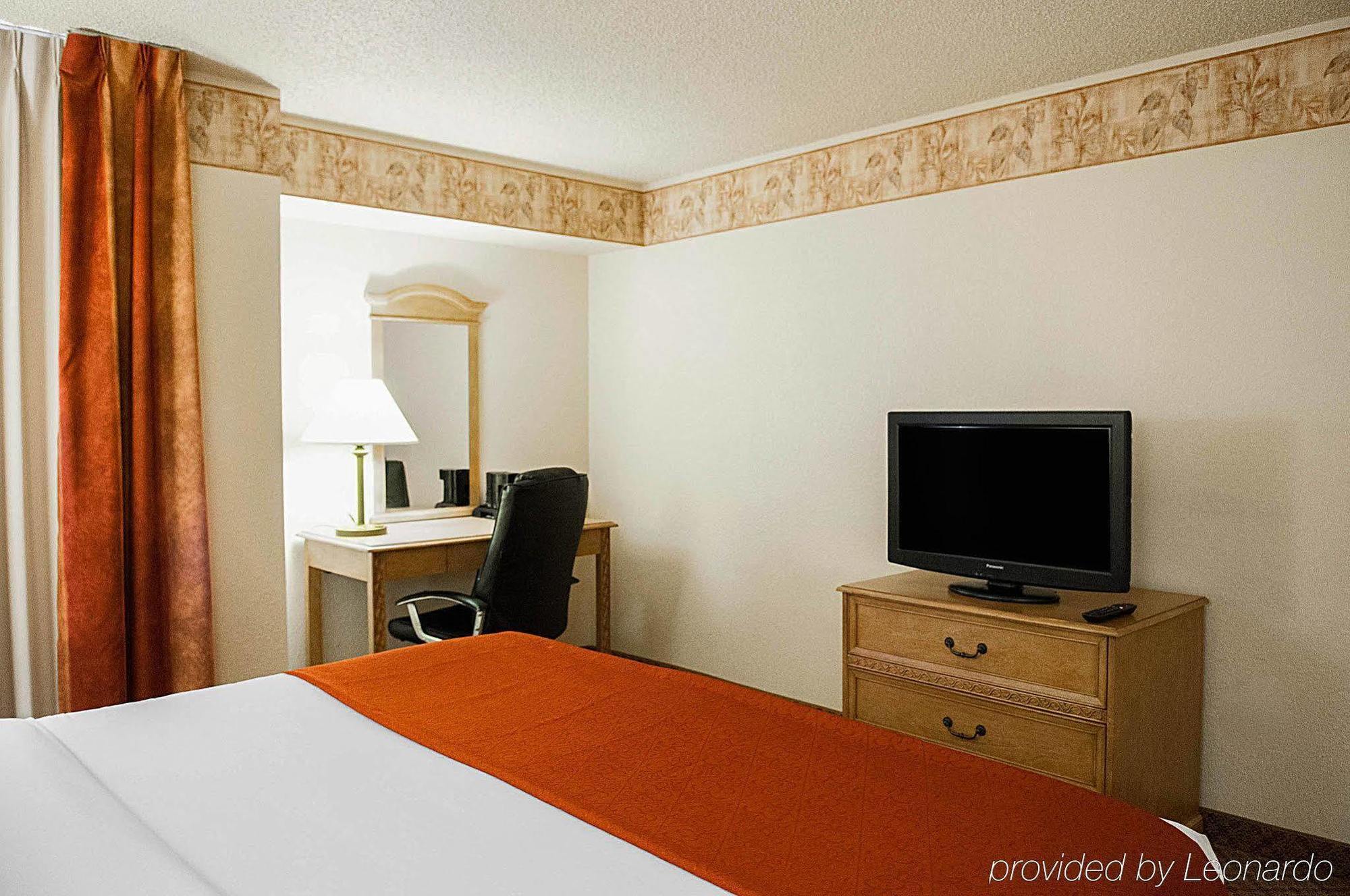 Pan American Inn And Suites Albuquerque Bagian luar foto