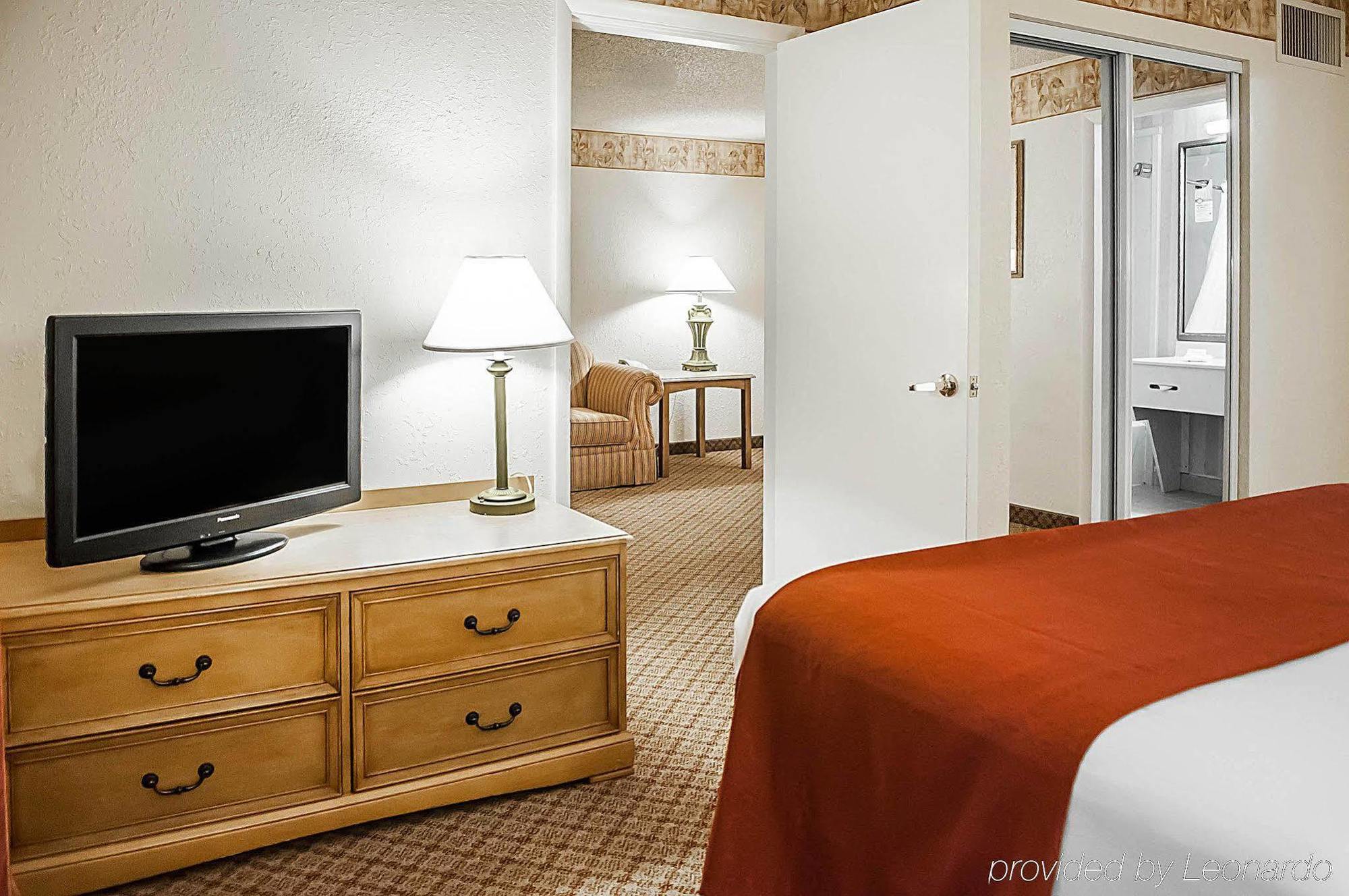 Pan American Inn And Suites Albuquerque Bagian luar foto
