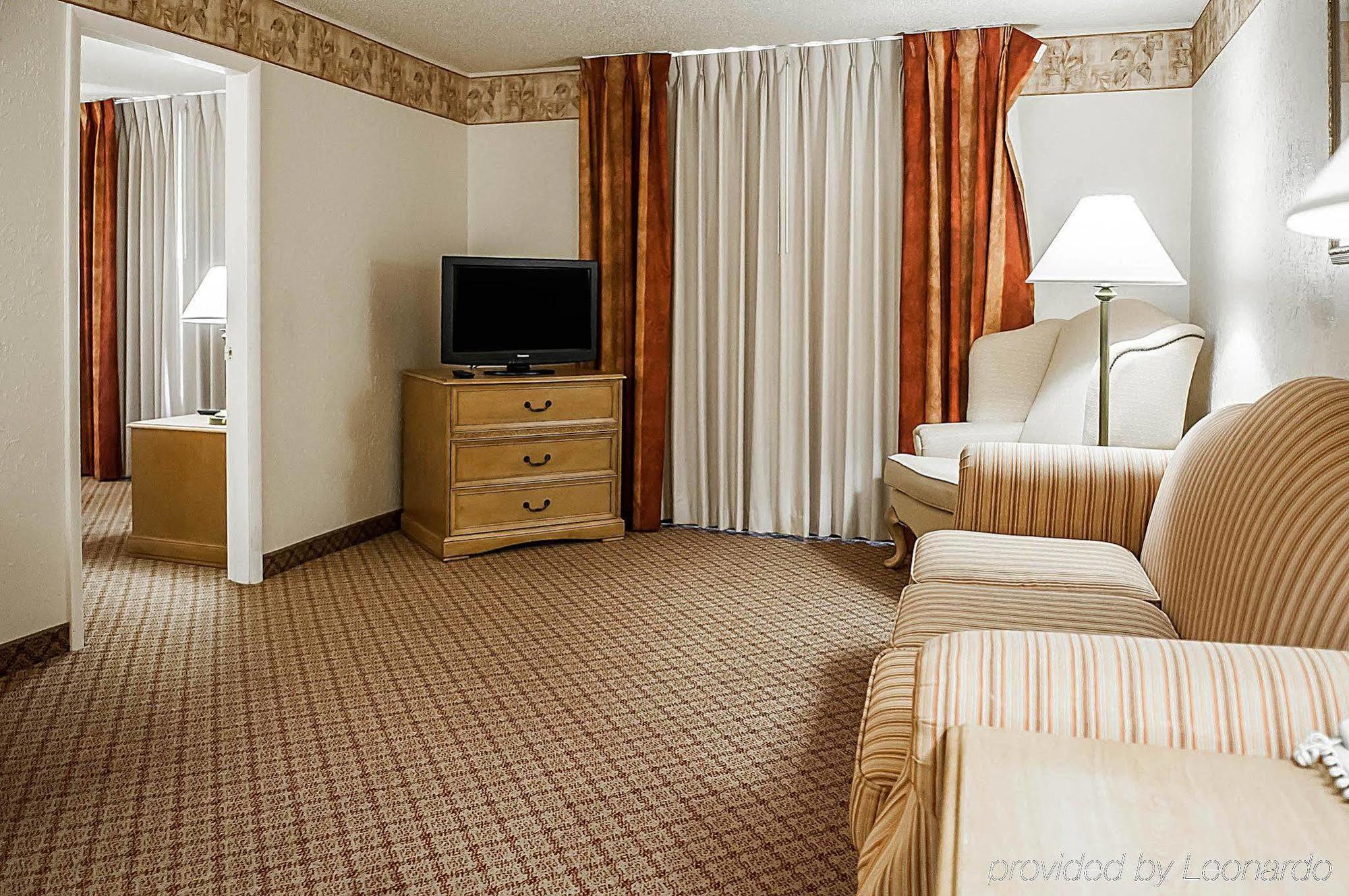 Pan American Inn And Suites Albuquerque Bagian luar foto