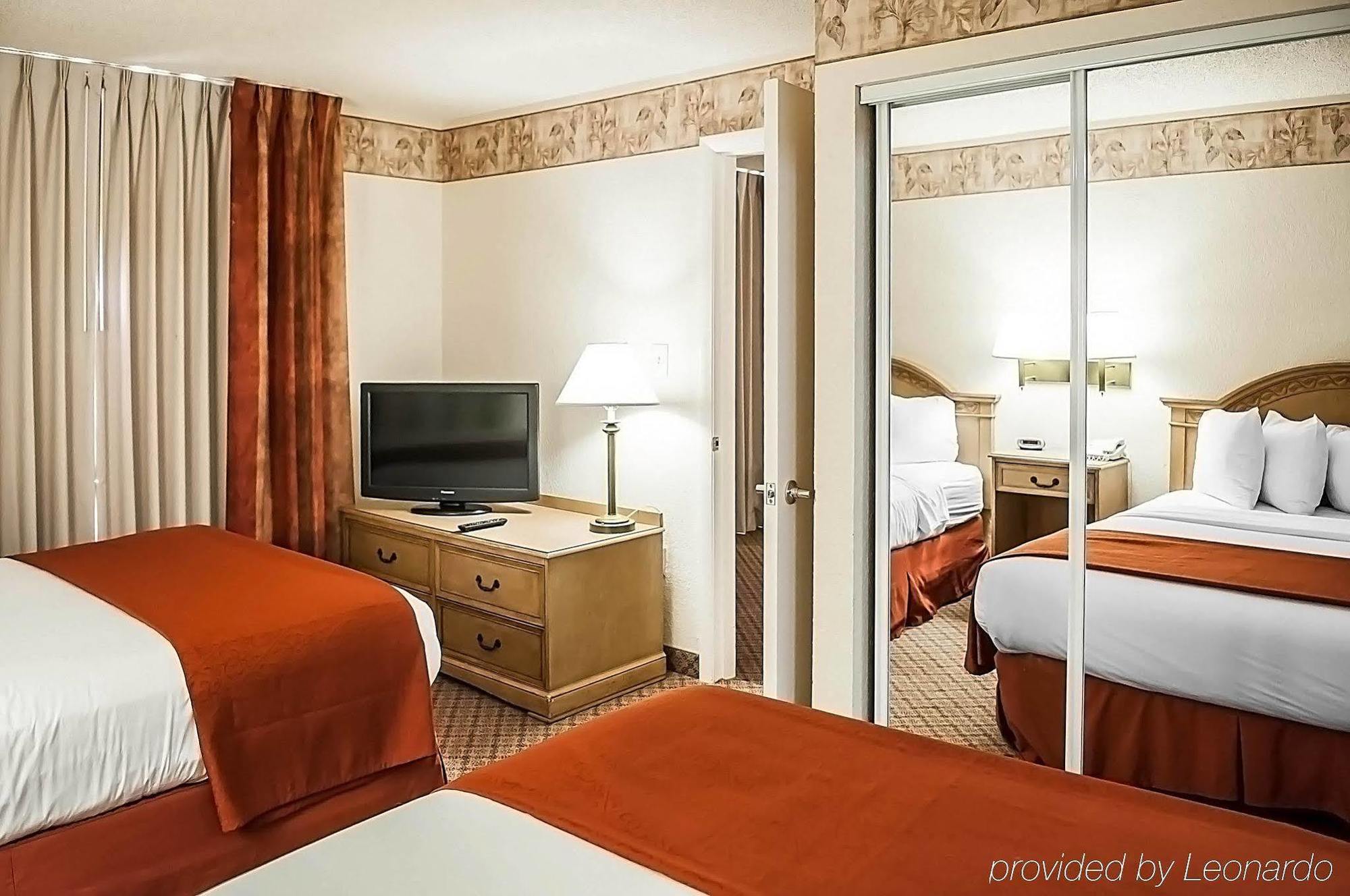 Pan American Inn And Suites Albuquerque Bagian luar foto