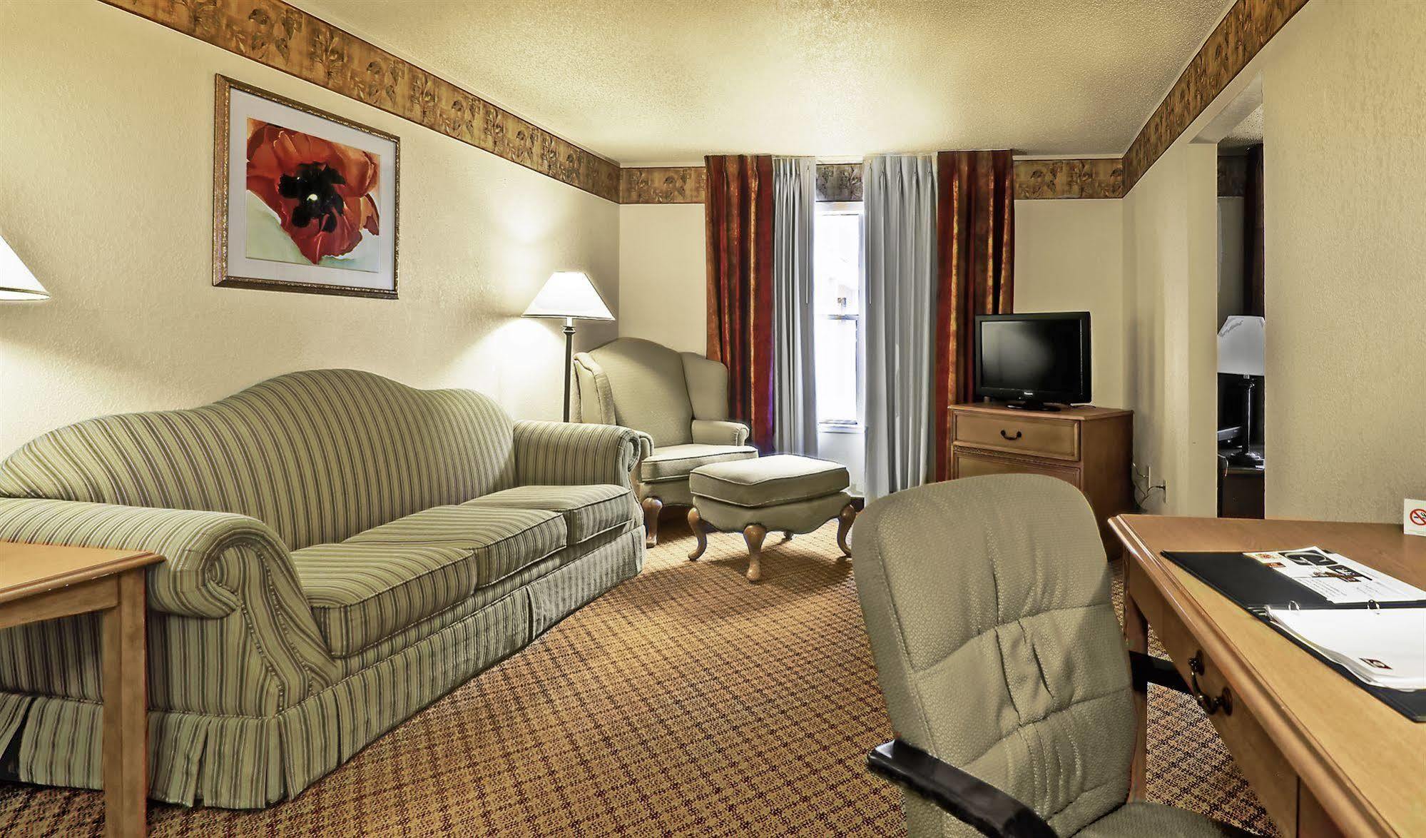 Pan American Inn And Suites Albuquerque Bagian luar foto